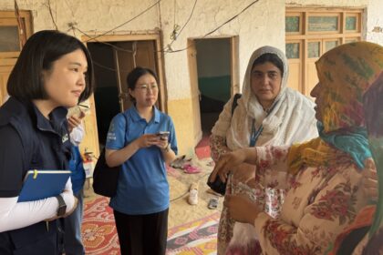 پانی کی فراہمی - پشاور میں پناہ گزینوں کے لیے پانی اور صحت کا معائنہ