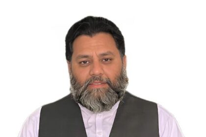 اہم شخصیات - اہم شخصیات اور معاشرتی اقدار کا زوال