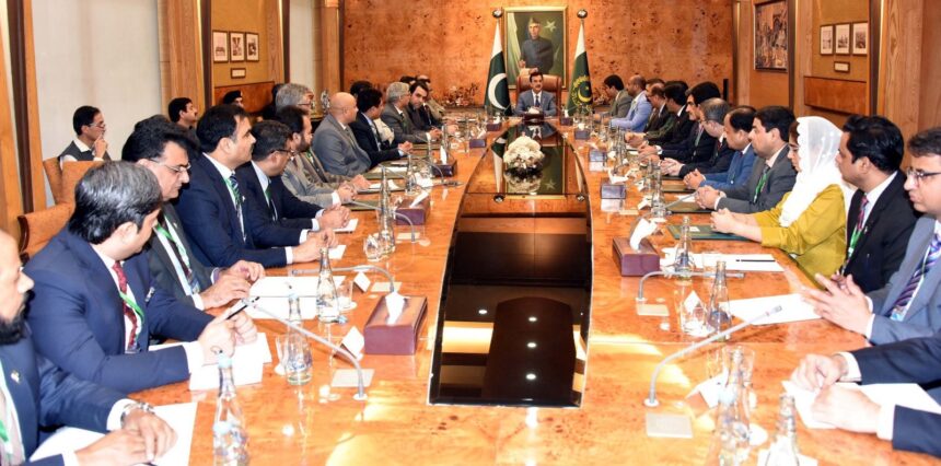 سینئر مینجمنٹ کورس - قائم مقام صدر سے سینئر مینجمنٹ کورس کی ملاقات