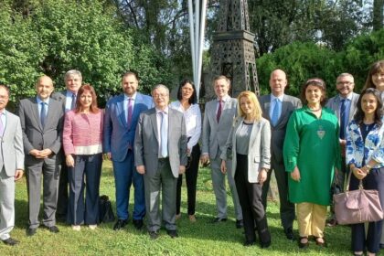 فرانسیسی سفارتخانہ - فرانسیسی سفارتخانے میں سفارتی دوستی کا ظہرانہ