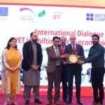 فنی تربیت - فنی تربیت پر بین الاقوامی مکالمہ