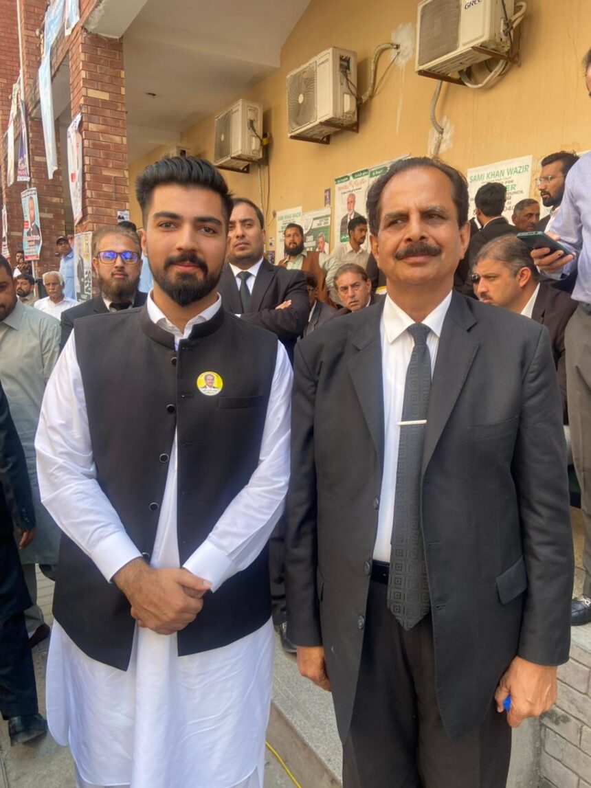 بیرونِ ملک ڈاکٹرز - ڈاکٹر ریفے شیر نے بیرونِ ملک ڈاکٹرز کے مسئلے پر اشرف گجر سے ملاقات