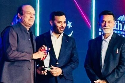 قومی صحت ایوارڈ - پروفیسر شاہزاد علی خان کو پہلی قومی صحت ایوارڈ