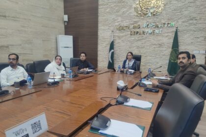 ٹیکہ کاری پنجاب - سیکریٹری صحت نے پنجاب میں ٹیکہ کاری کارکردگی کا جائزہ لیا