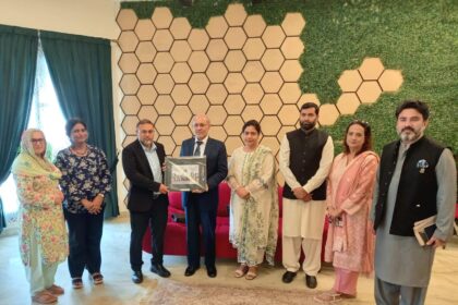 مالدیوز یونیورسٹی دورہ - مالدیوز یونیورسٹی کا پنجاب یونیورسٹی کا یادگار دورہ