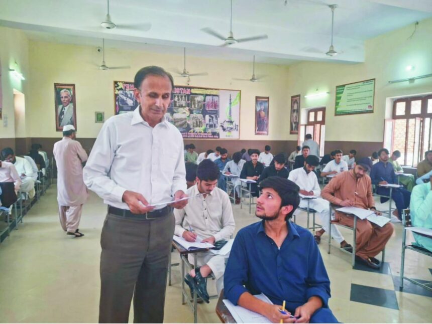 کنٹرولر امتحانات - کنٹرولر امتحانات کا ٹیکسلا امتحانی مرکز کا دورہ