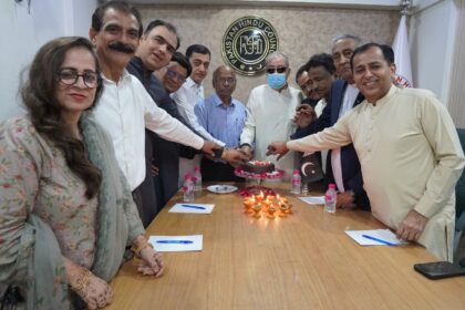 دیوالی تقسیم - دیوالی کی خوشیوں میں راشن تقسیم کا اہتمام