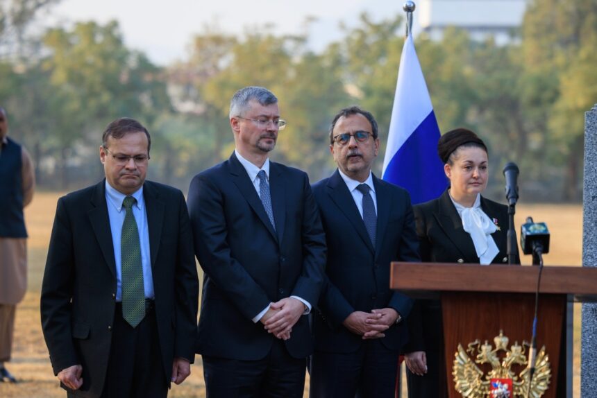 یوری گاگارن - اسلام آباد میں یوری گاگارن کا مجسمہ نصب