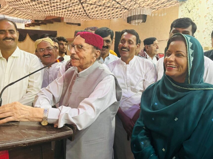 شمسی توانائی - خیرپور میں شمسی توانائی کے پینلز کی تقسیم