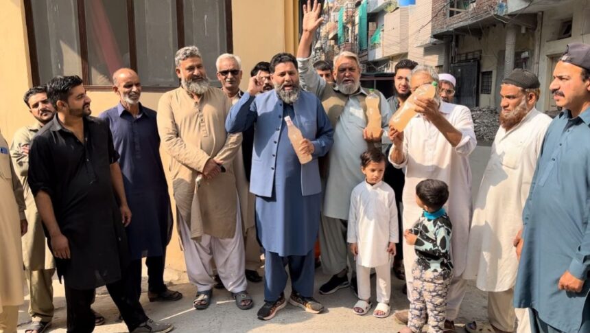 گندا پانی - یوسی اکتیس کے رہائشی گندے پانی کے خلاف احتجاج