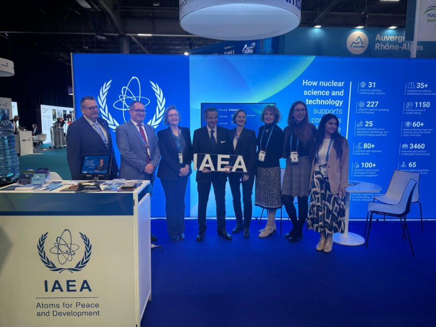 ایٹمی توانائی - پیرس میں ایٹمی سائنس اور ٹیکنالوجی کی نمائش