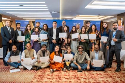 سماجی ابلاغی تربیت - شارپ کے صدر نے مری میں سماجی ابلاغی تربیت مکمل کی