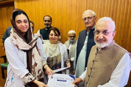 کلینیکل کیس کانفرنس - آنکھوں کے شعبے نے کلینیکل کیس کانفرنس منعقد کی