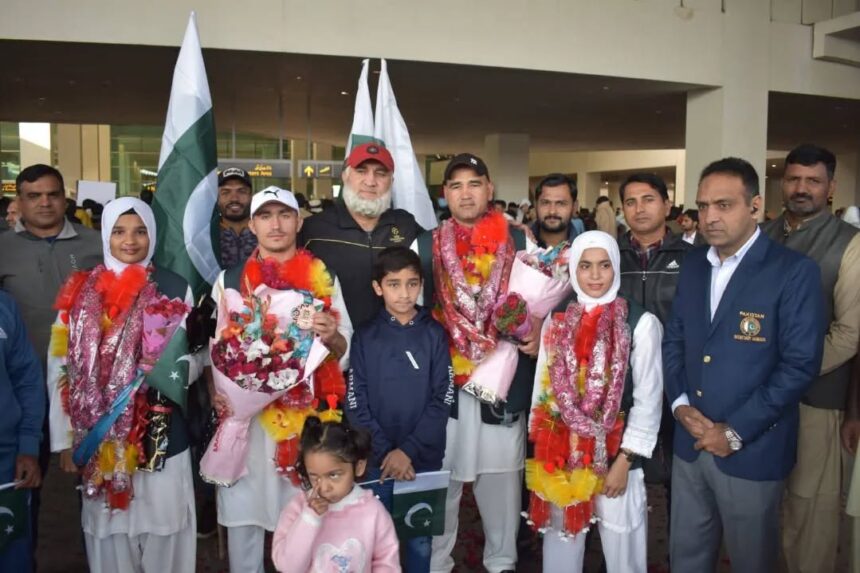 پاکستانی باکسرز - اسلامی کھیلوں میں پہلی بار پاکستانی باکسرز نے تمغہ جیتا