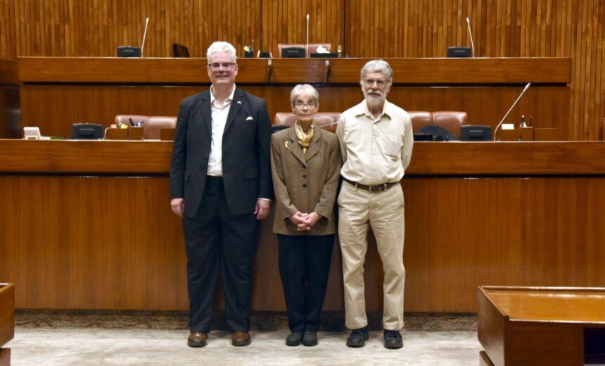 پارلیمنٹ ہاؤس دورہ - زیکری ہارکن رائیڈر کا پارلیمنٹ ہاؤس کا دورہ