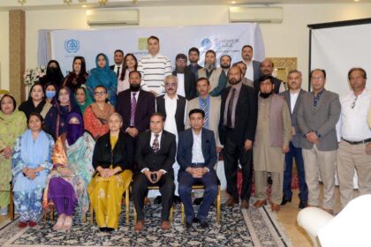 بارش کا پانی - شہرساز کی ویں سالگرہ پر اسکولوں میں بارش کا پانی جمع کرنے کے یونٹس فراہم کیے گئے