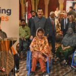 معذور افراد - معذور افراد کی زندگی بدلنے والی وہیل چیئر تقسیم