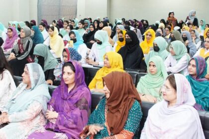 سائبر اعتماد - قومی ٹیم نے خواتین میں سائبر اعتماد بڑھایا