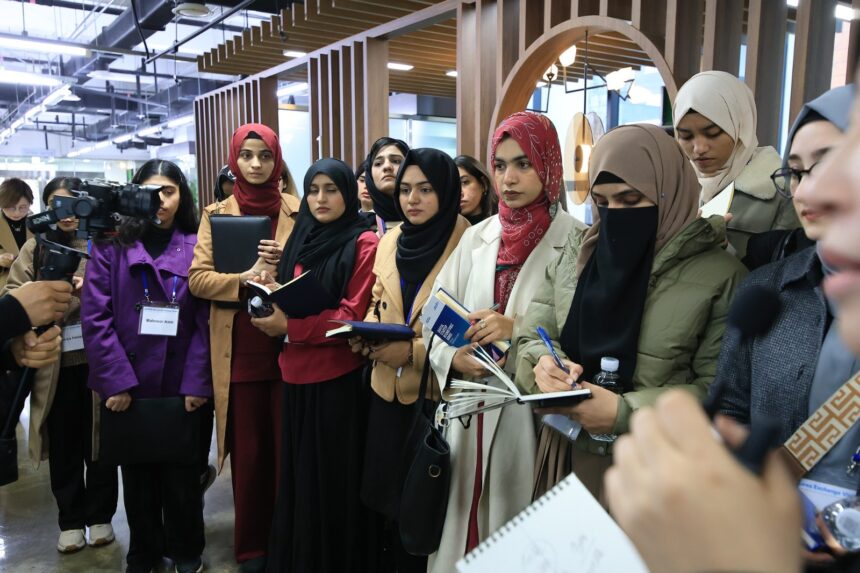 خواتین ٹیکنالوجی - خواتین کا تبادلہ پروگرام عالمی مواقع کھولتا ہے