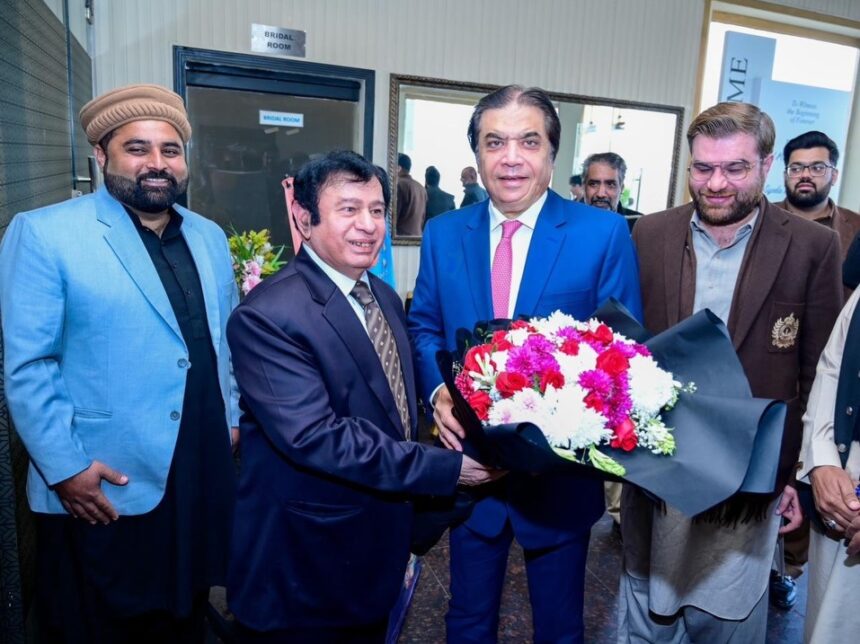 علیشا سلیم - بارہ سالہ علیشا سلیم کی شاندار ادبی کامیابی