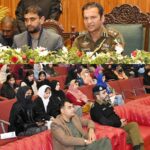 ٹریفک آگاہی - ٹریفک آگاہی سیشن میں طلبہ کو حفاظتی ہدایات