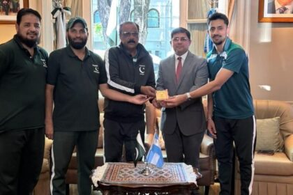 پاکستان ہاکی ٹیم - پاکستان ہاکی ٹیم کا ارجنٹائن میں سفارتخانے کا استقبال