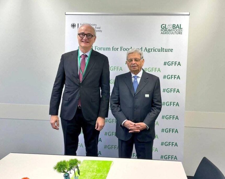 فصلوں کا تنوع - وفاقی وزیر کی کروپ ٹرسٹ سے اہم ملاقات