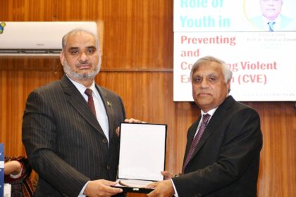 نوجوان کا کردار - طلبہ کو کاروباری ذہنیت اختیار کرنی چاہیے