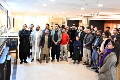 پارلیمنٹ ہاؤس دورہ - پارلیمنٹ ہاؤس کا تعلیمی دورہ