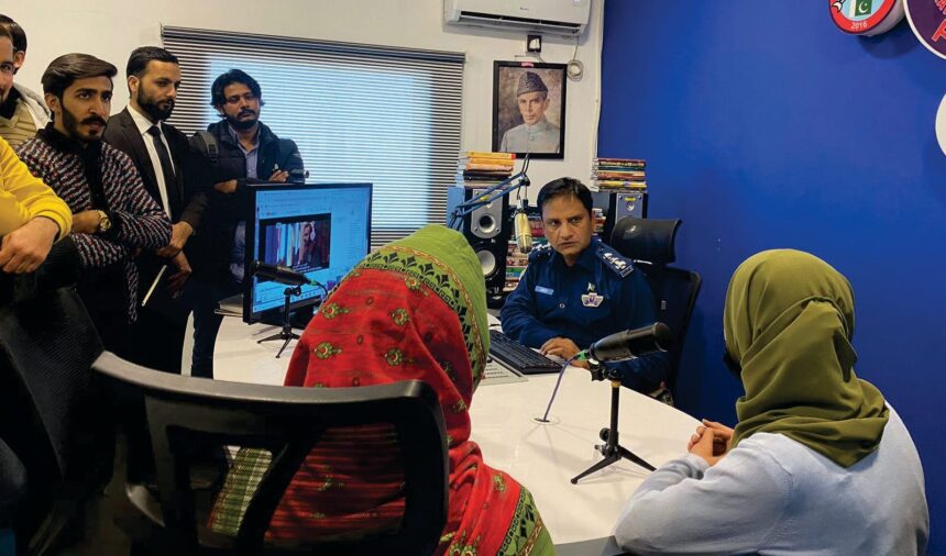 فرینڈز آف پولیس - طلبہ و طالبات کا ٹریفک ہیڈکواٹر کا دورہ