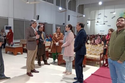 تعلیمی ٹیکنالوجی - تعلیمی ٹیکنالوجی کے ذریعے تعلیم میں تبدیلی