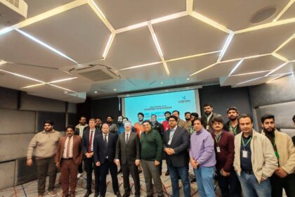 سیالکوٹ کھیل - سیالکوٹ کی کھیل ساز کمپنیوں کا روسی سفیر کا دورہ