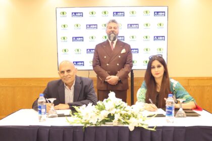 کیو آر ادائیگیاں - ابھی بینک اور ون لنک نے راست کیو آر ادائیگیاں متعارف کرائیں