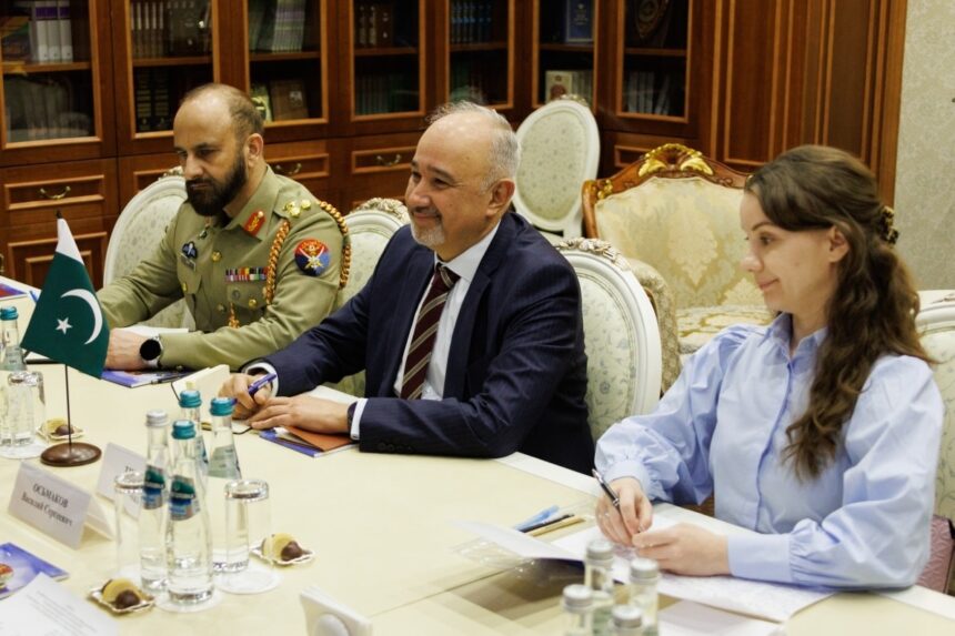 پاکستانی سفیر - روس میں پاکستانی سفیر کی دفاعی نائب وزیر سے ملاقات