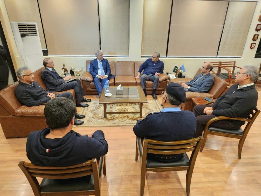 وفاقی تحقیقاتی ایجنسی - وزیر داخلہ کا وفاقی تحقیقاتی ایجنسی ہیڈکوارٹر کا دورہ