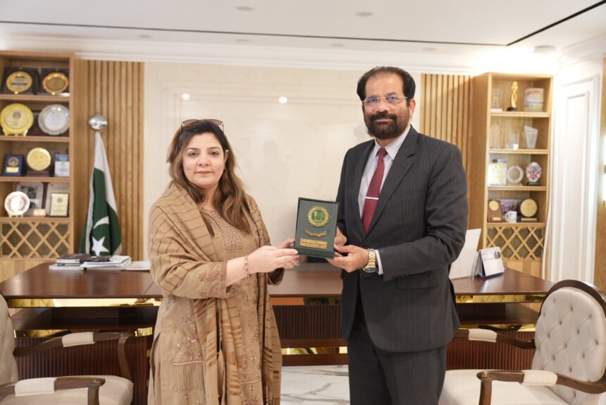 معادلت سرٹیفیکیٹ - پارلیمانی سیکرٹری کا انٹر بورڈز کمیشن کا دورہ