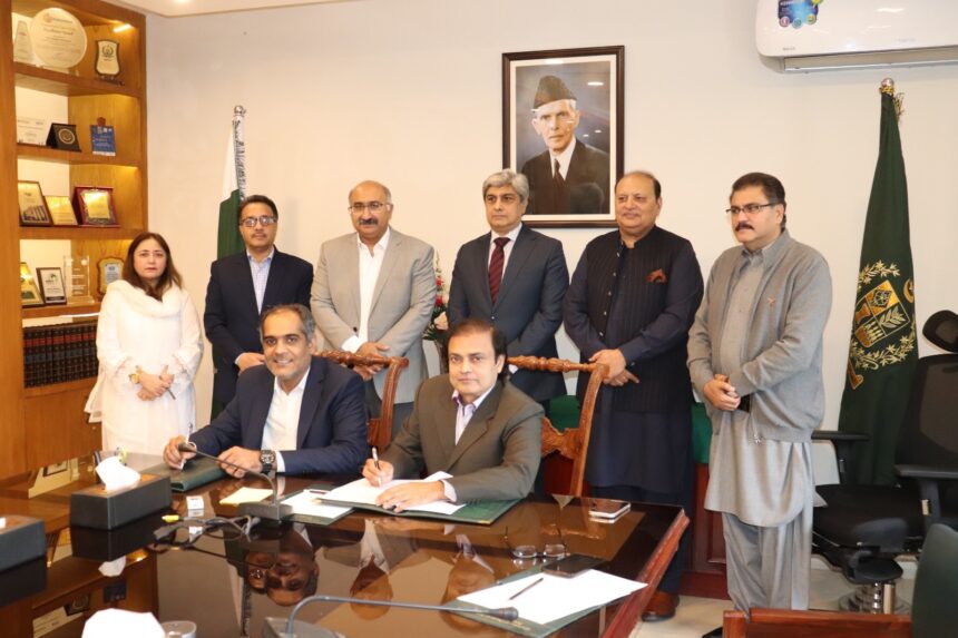 بیرونِ اسکول بچے - وفاقی وزارت نے بیرونِ اسکول بچوں کے لیے معاہدے