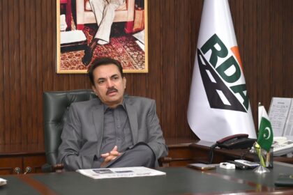 راولپنڈی ڈیولپمنٹ اتھارٹی - راولپنڈی ڈیولپمنٹ اتھارٹی میں دو سینئر افسران شامل