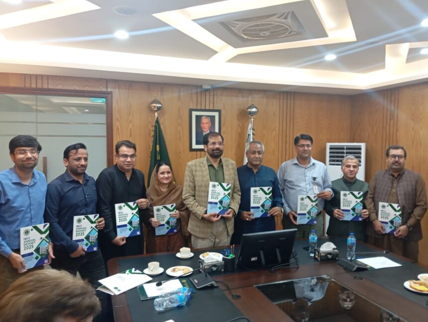زائرین کے بغیر خدمات - انٹر بورڈز کمیشن زائرین کے بغیر خدمات کی طرف