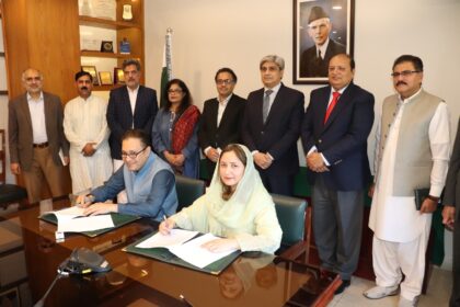 بے سکول بچے - وفاقی وزارت کا بے سکول بچوں کی شمولیت مہم کا جائزہ