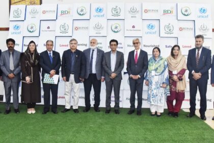 ابتدائی بچپن - وزیرِ تعلیم نے ابتدائی بچوں میں سرمایہ کاری پر زور