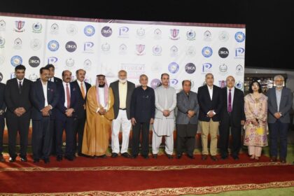 بین الاقوامی طلبہ کانونشن - چیئرمین ہائیئر ایجوکیشن کمیشن کی کانونشن کامیابی پر مبارکباد