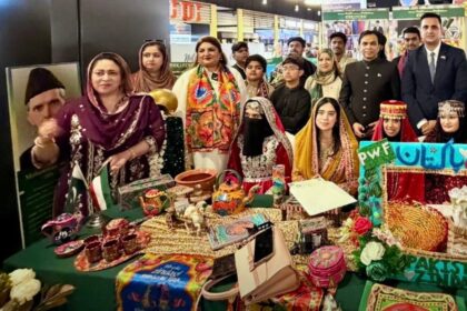 کویت میں پاکستانی ثقافت کا مظاہرہ