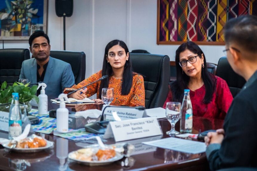 پاکستانی سفیرہ کی ملاقات - پاکستانی سفیرہ کی ٹیکنیکل تعلیم کے ادارے سے ملاقات
