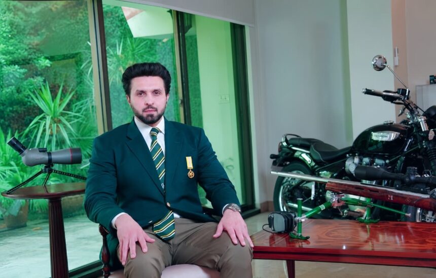 تمغہ امتیاز - موہسن نواز نے تمغہ امتیاز پی ایل آر اے کے نام وقف کیا
