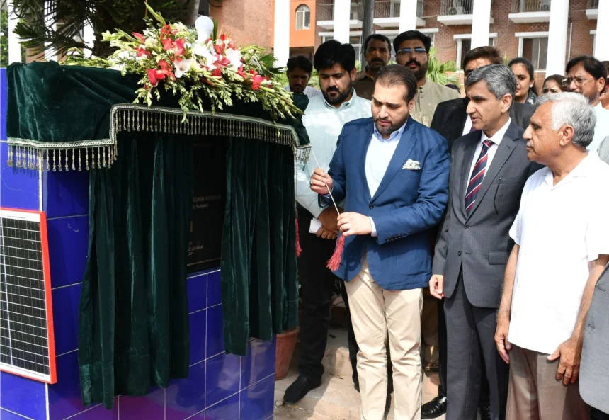 وزیر زراعت پنجاب پی ایم اے ایس اے اے یو آر راولپنڈی میں سولرائزیشن منصوبے کا افتتاح کرتے ہوئے