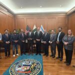 اہسن اقبال اور میئر برینڈن جانسن کی ملاقات