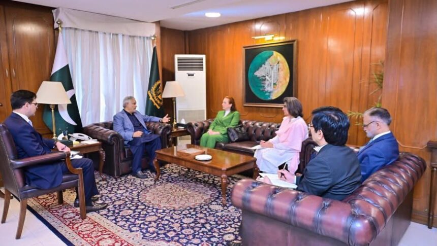 اسحاق ڈار سے ماریہ فرنانڈا ایسپینوسا کی ملاقات