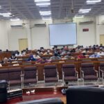 اسکالرشپ ٹیسٹ میں شریک طلبہ کی تصویر