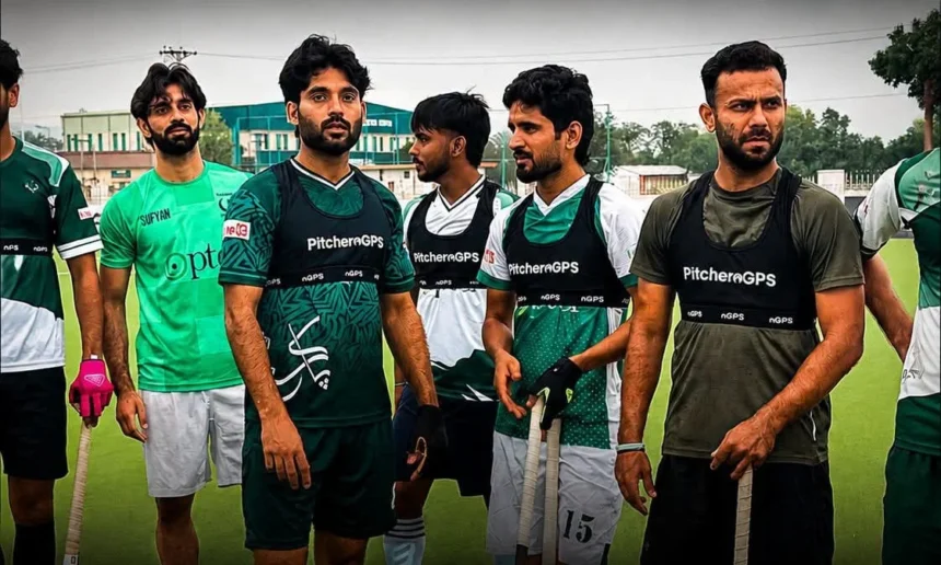 پاکستان ہاکی ٹیم کے کھلاڑی تربیتی سیشن کے دوران